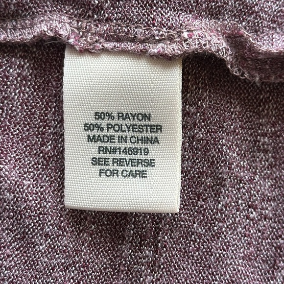 Mudd muted V-neck top with rolled sleeves, size S - Picture 6 of 8